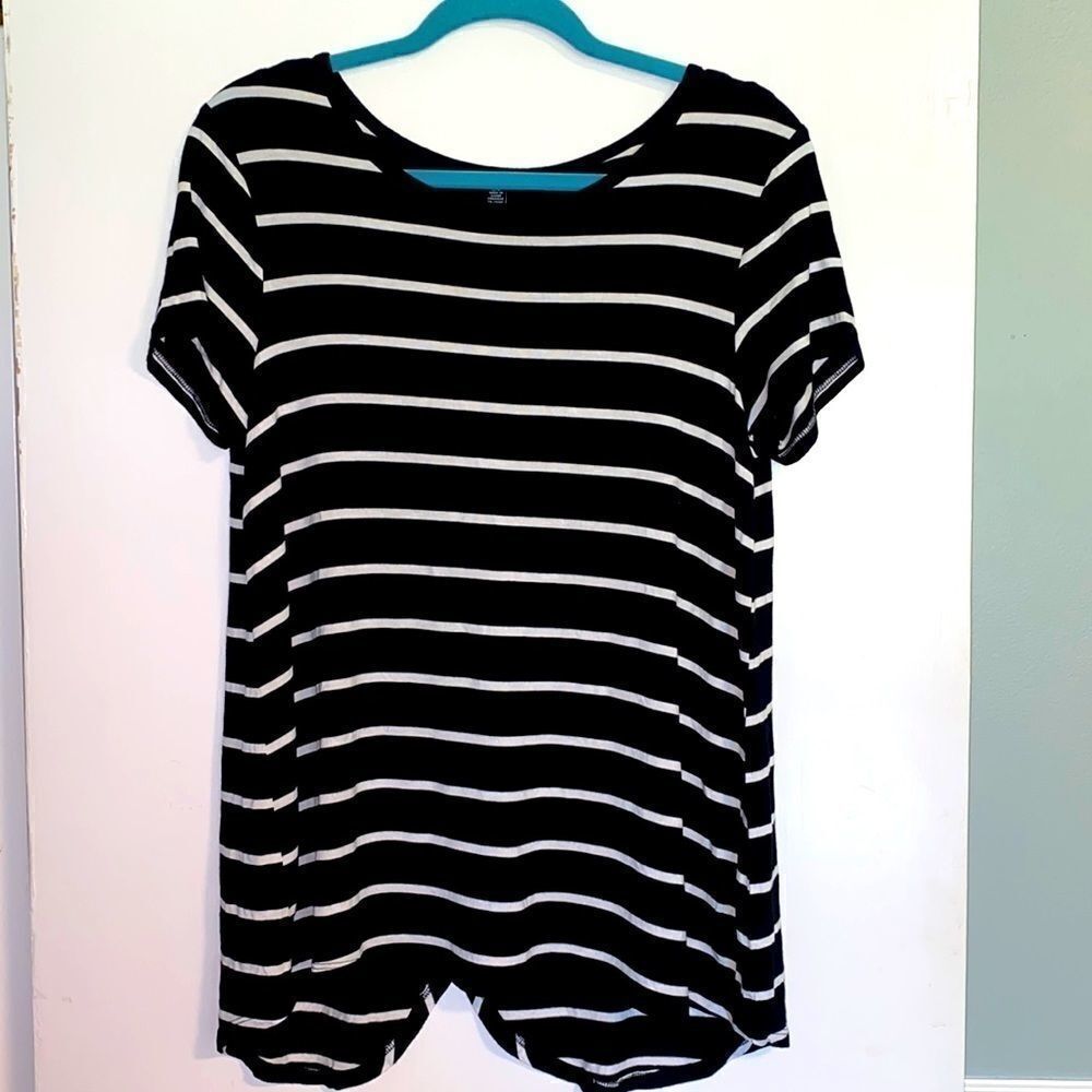 Navy & white stripe soft vented tulip back tee
